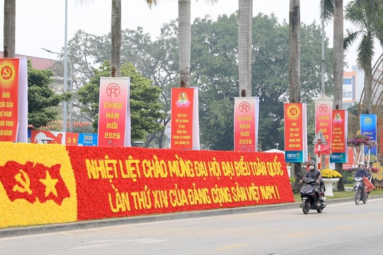 Hà Nội sương mù nhẹ, trời nắng
