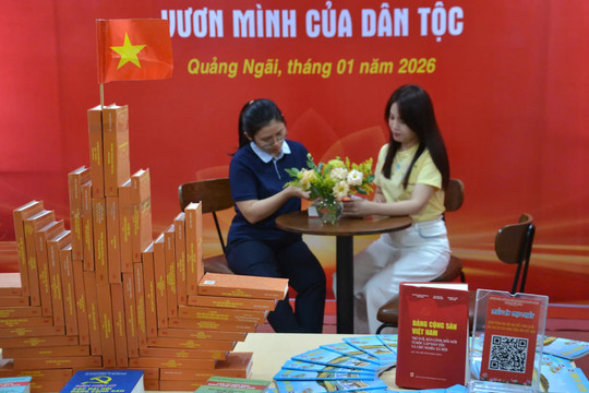 Quảng Ngãi trưng bày gần 2.000 ấn phẩm chào mừng Đại hội XIV của Đảng