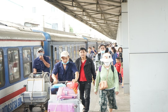 TP Hồ Chí Minh: Vé tàu ngày cao điểm Tết Bính Ngọ 2026 đã bán hết