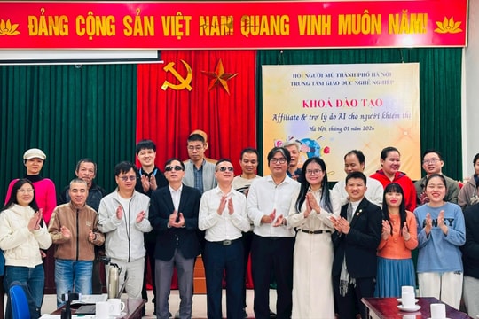 Hà Nội: Người khiếm thị “vượt rào cản” công nghệ để làm chủ kinh tế số