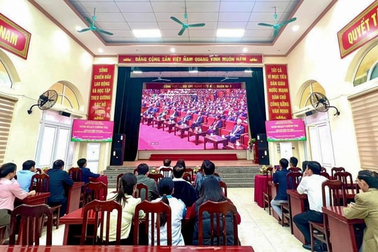 Xã Ứng Thiên: Tổ chức sinh hoạt chính trị, theo dõi Khai mạc Đại hội đại biểu toàn quốc lần thứ XIV của Đảng