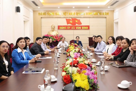 Xã Vân Đình phấn khởi theo dõi trực tiếp Đại hội đại biểu toàn quốc lần thứ XIV của Đảng