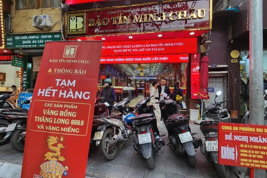Giá vàng tăng vọt, nhiều nơi “cháy hàng”, cơ quan chức năng cảnh báo rủi ro