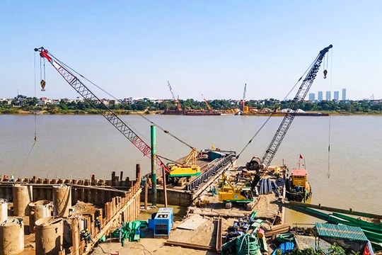 Bảy dự án cầu vượt sông Hồng đang bám sát tiến độ theo kế hoạch
