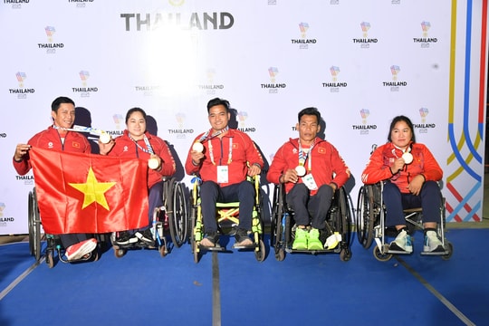 ASEAN Para Games 13: Bơi, điền kinh Việt Nam phá kỷ lục, cử tạ giành HCV thứ hai