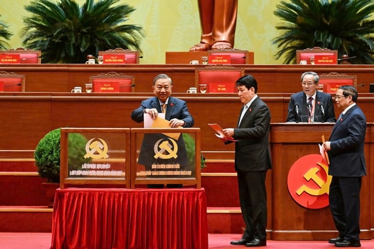 Đại hội thông qua danh sách Ban Chấp hành Trung ương Đảng khóa XIV