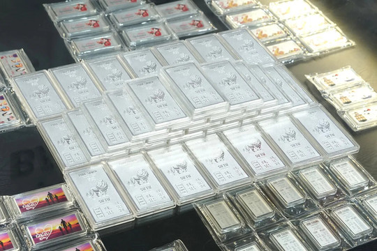 Giá bạc hôm nay 22/1/2026: Bạc Phú Quý, Ancarat biến động mạnh, áp lực chốt lời gia tăng