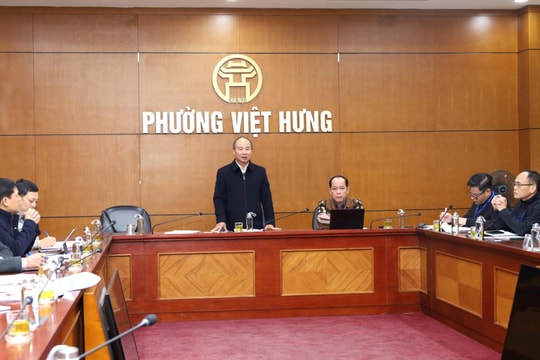 Việt Hưng kiên quyết giải tỏa trạm trộn bê tông ngoài bãi sông
