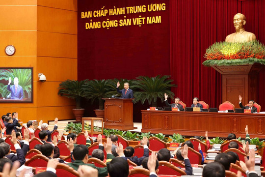 Công bố danh sách 19 Ủy viên Bộ Chính trị khoá XIV