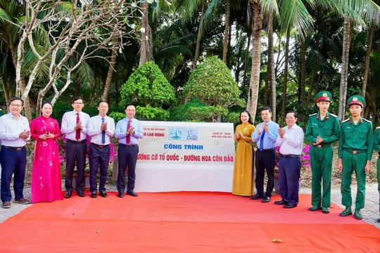 Khánh thành “Đường cờ Tổ quốc - Đường hoa Côn Đảo”
