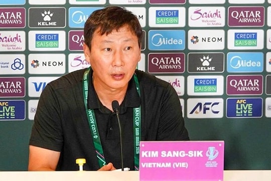 U23 châu Á 2026: HLV Kim Sang Sik xúc động khen ngợi các cầu thủ khi U23 Việt Nam