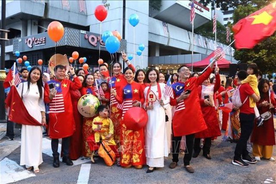Kiều bào tin tưởng, đánh giá cao kết quả Đại hội XIV của Đảng