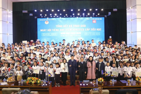 82 trường tiểu học nhận giải thưởng tại Ngày hội tiếng Anh STEM Robotics