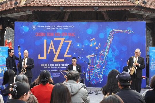 Chương trình “Âm nhạc cuối tuần” biến Hồ Gươm thành điểm hẹn jazz