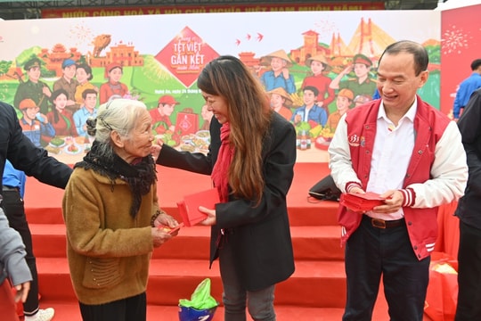 Nghệ An rộn ràng “vị Tết” gắn kết tại sự kiện cộng đồng Chung vị Tết Việt