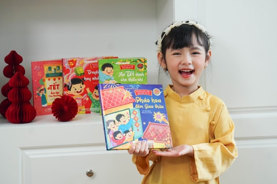 Đọc sách ngày xuân, quây quần đón Tết