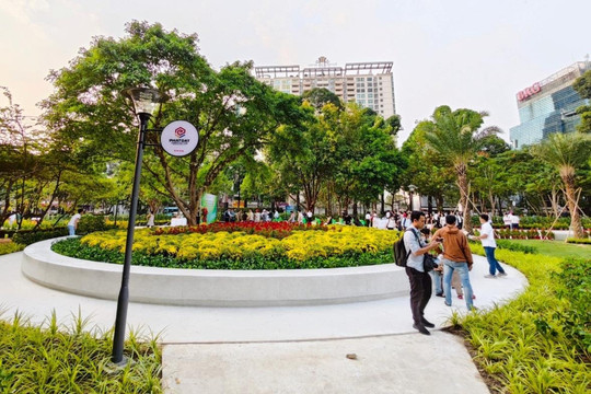 Bàn giao công trình cảnh quan Nhà thi đấu Phan Đình Phùng phục vụ người dân