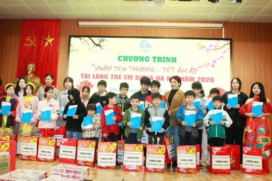 Mang “Xuân yêu thương – Tết ấm áp” đến Làng trẻ em Birla Hà Nội
