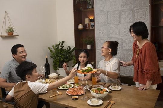 “Lịch Tết hôm nay” và góc nhìn mới: Tết không nằm ở ngày tháng, mà ở phút giây bên nhau