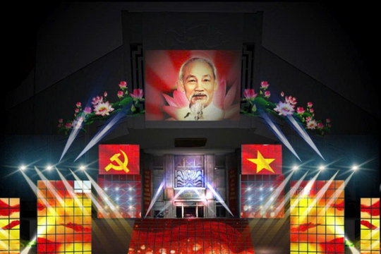 “Hai tay xây dựng một sơn hà” kỷ niệm 85 năm Ngày Bác Hồ về nước