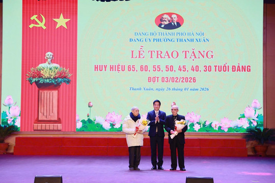 Phường Thanh Xuân: Trao tặng Huy hiệu Đảng đợt 3/2 cho 150 đảng viên