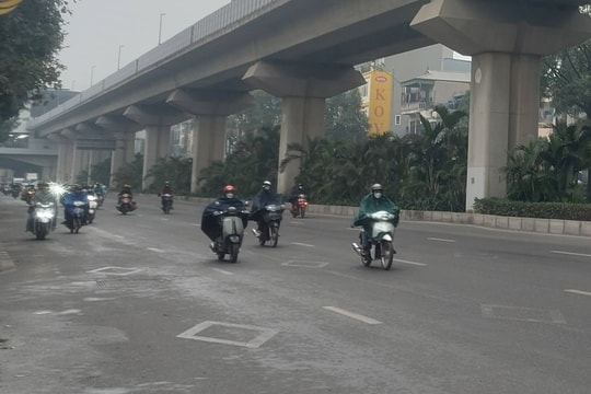 Hà Nội hửng nắng, ấm áp trước khi mưa rét