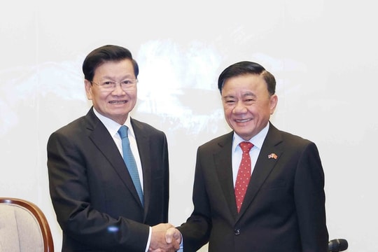Thường trực Ban Bí thư chủ trì tiễn Tổng Bí thư, Chủ tịch nước Lào và Phu nhân