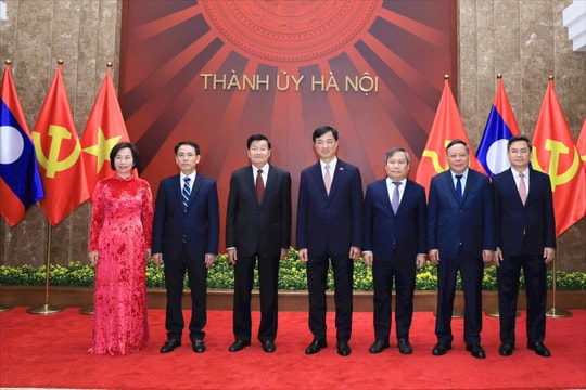 Hình ảnh Tổng Bí thư, Chủ tịch nước Lào thăm, làm việc với Thành ủy Hà Nội
