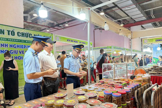 Quảng Ninh: xử lý nghiêm hàng giả, hàng nhập lậu và thực phẩm không rõ nguồn gốc dịp Tết