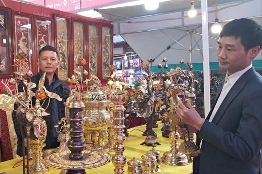 Hà Nội: Kết nối làng nghề, xúc tiến thương mại phục vụ Tết 2026