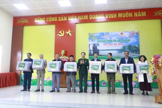 “Xuân Biên phòng ấm lòng dân bản” tại phường Móng Cái 1