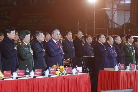 Cầu truyền hình \"Hai tay xây dựng một sơn hà\" Lời hiệu triệu cho hành trình mới của nội lực, đoàn kết và khát vọng phát triển bền vững