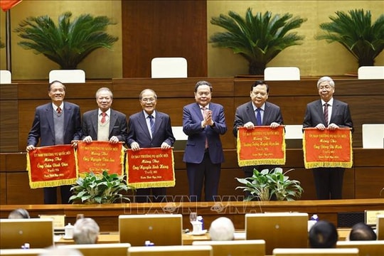 Chủ tịch Quốc hội Trần Thanh Mẫn gặp mặt nguyên lãnh đạo Quốc hội qua các thời kỳ