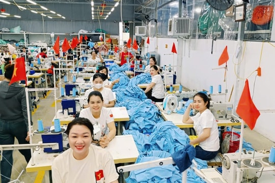 Nghị quyết Đại hội XVIII Đảng bộ thành phố Hà Nội: Nâng chất lượng sống cho người lao động
