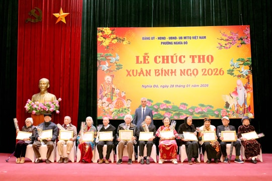 Phường Nghĩa Đô tổ chức Lễ chúc thọ Xuân Bính Ngọ 2026