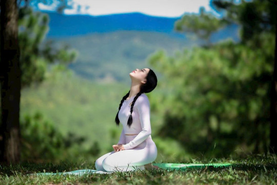 Nữ hoàng Miss Yogi 2026 Hà Thị Bình lan tỏa tình yêu yoga