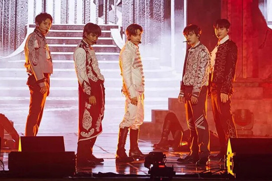 Nhóm nhạc nam hàng đầu K-pop EXO tổ chức concert tại Việt Nam