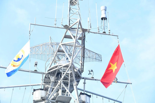 Tàu của Vùng 2 Hải quân rời bến lên đường thực hiện nhiệm vụ đối ngoại quốc phòng
