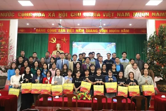 Mang Tết sớm đến người lao động xã Thượng Phúc
