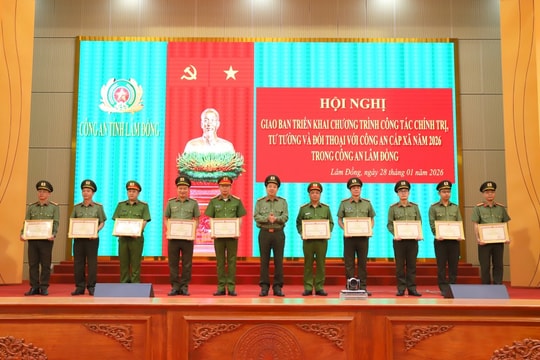 Công an Lâm Đồng Nhiều cách làm hay trong công tác giáo dục chính trị, tư tưởng