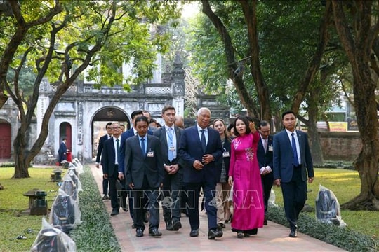 Chủ tịch Hội đồng châu Âu António Costa thăm Văn Miếu - Quốc Tử Giám và tuyến metro số 3 của Hà Nội