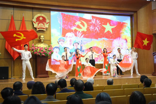 Phường Ngọc Hà long trọng kỷ niệm 96 năm ngày thành lập Đảng Cộng sản Việt Nam