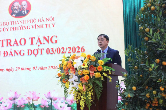 Phường Vĩnh Tuy: noi gương tinh thần dám nghĩ, dám làm, dám cống hiến của các đảng viên đi trước
