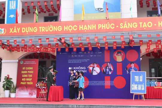 Học sinh xã Thường Tín hưởng ứng chiến dịch “Không một mình”