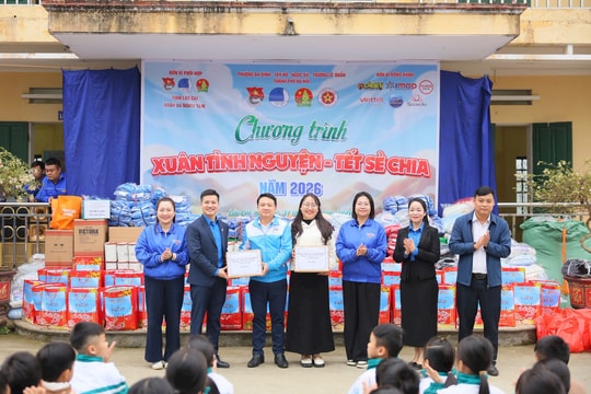 Ấm áp “Xuân tình nguyện, Tết sẻ chia” của tuổi trẻ