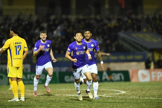 Thi đấu bùng nổ, Hà Nội FC thắng đậm Sông Lam Nghệ An trên sân Vinh