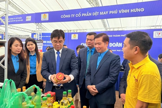 Chợ Tết Công đoàn - lan tỏa yêu thương, hỗ trợ lao động khó khăn