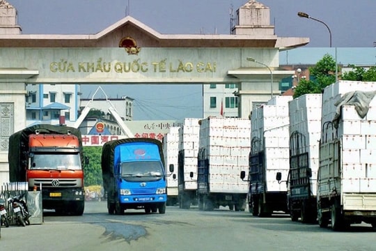 Bộ Nông nghiệp và Môi trường Chủ động, khẩn trương tháo gỡ tình trạng ùn tắc nông sản tại cửa khẩu