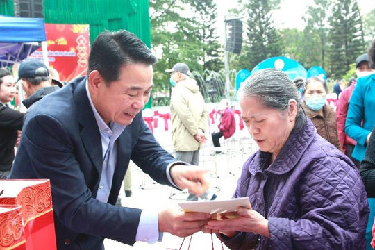 Xuân Đỉnh chăm lo an sinh xã hội, để mọi người dân đều có Tết