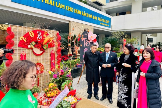 Rộn ràng Hội thi “Gói bánh chưng xanh - Trao Tết nghĩa tình” phường Ô Chợ Dừa